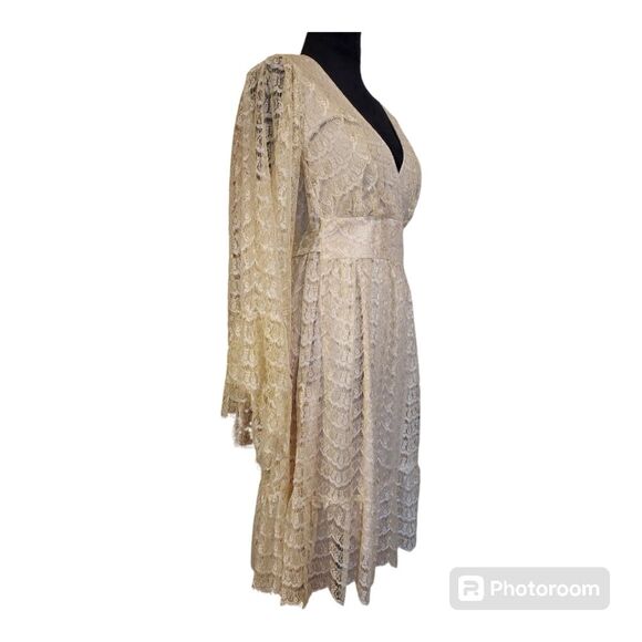 NWT Betsey Johnson Ivory & Gold Lace Trumpet Sleeve Tie Back Dress Size 12 - Picture 3 of 8